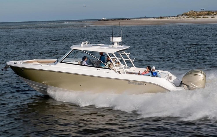 Best Dual Console Boat Types and Models - Boat Bub