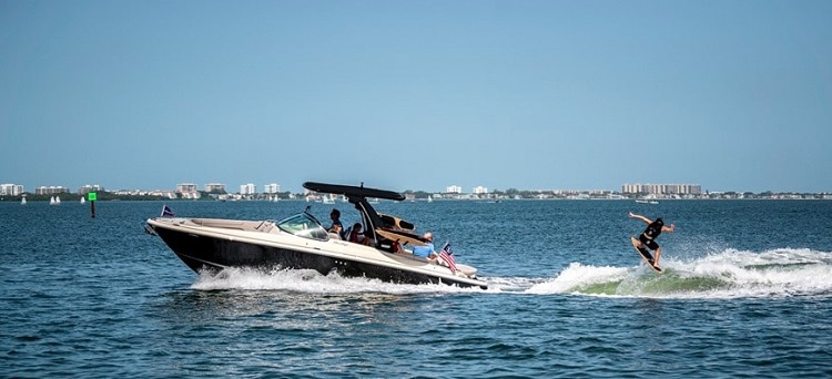 Chris-Craft Launch 25 GT